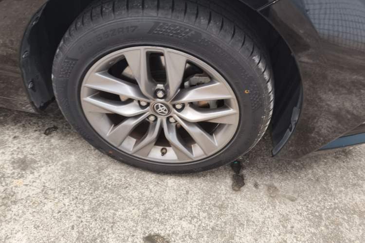 Used Toyota Avalon 2019 Dual-Engine 2.5L Luxury Edition China VI Standard Right Front Wheel Hub