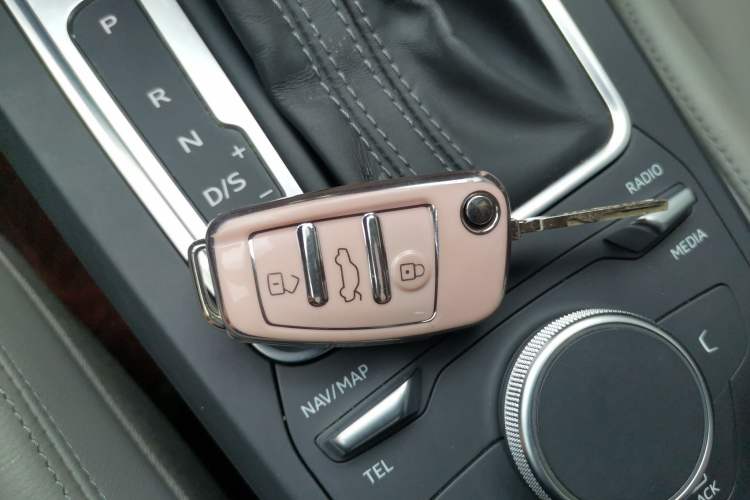 Used Audi Q2L 2022 35 TFSI Fashionable and Elegant Model Vehicle Key