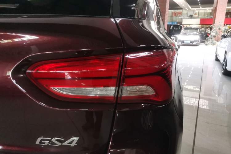 Used GAC Trumpchi GS4 2018 235T Automatic Two-Wheel Drive Luxury Smart Connectivity Version Right Rear Taillight