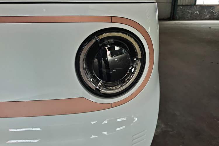 Used Geely Galaxy Panda 2024 Panda Mini 200km Endurance Bear Left Front Headlight