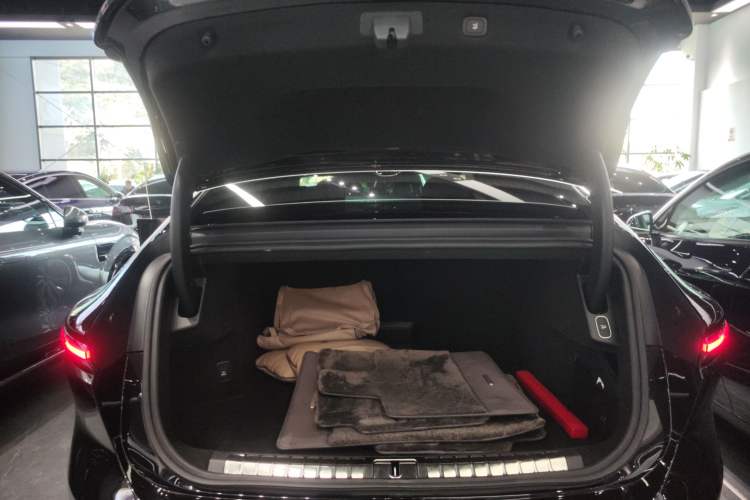 Used Nio ET9 2025 100kWh Signature Edition
