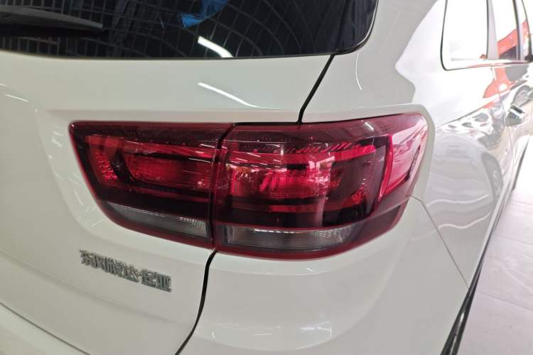 Used Kia KX7 2017 2.0L Automatic 2WD GLS 5-Seater
