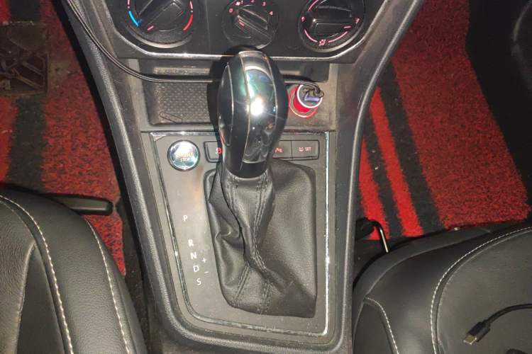 Used Volkswagen Lavida 2017 1.6L Automatic Comfort Edition
