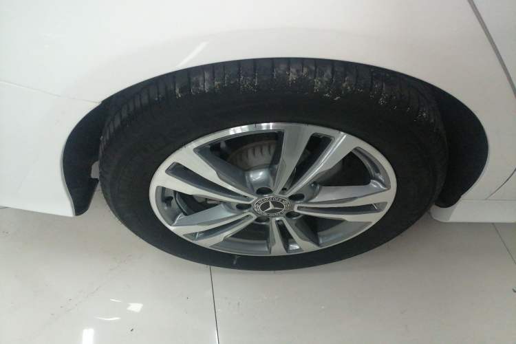 Used Mercedes-Benz C-Class 2019 C 180 L Fashion Edition Sport Version Right Rear Wheel Hub