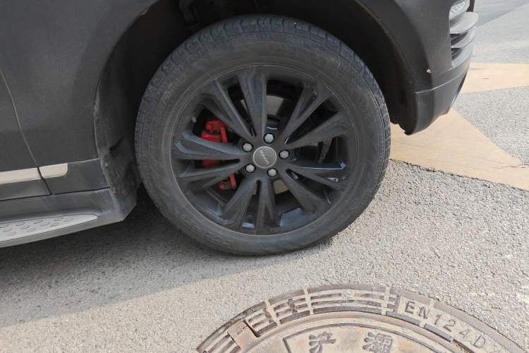 Used Haval H8 2015 2.0T Four-Wheel Drive Prestige Version Right Front Wheel Hub