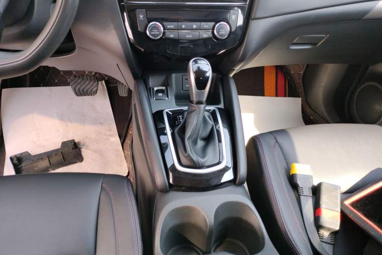 Used Nissan Qashqai 2023 Classic 2.0L CVT XV Comfort Edition Gear Lever