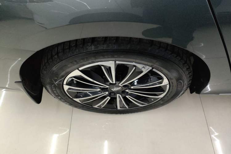 Used Chery Fengyun A8L 2025 1.5 TGDI 145 km Standard Version
