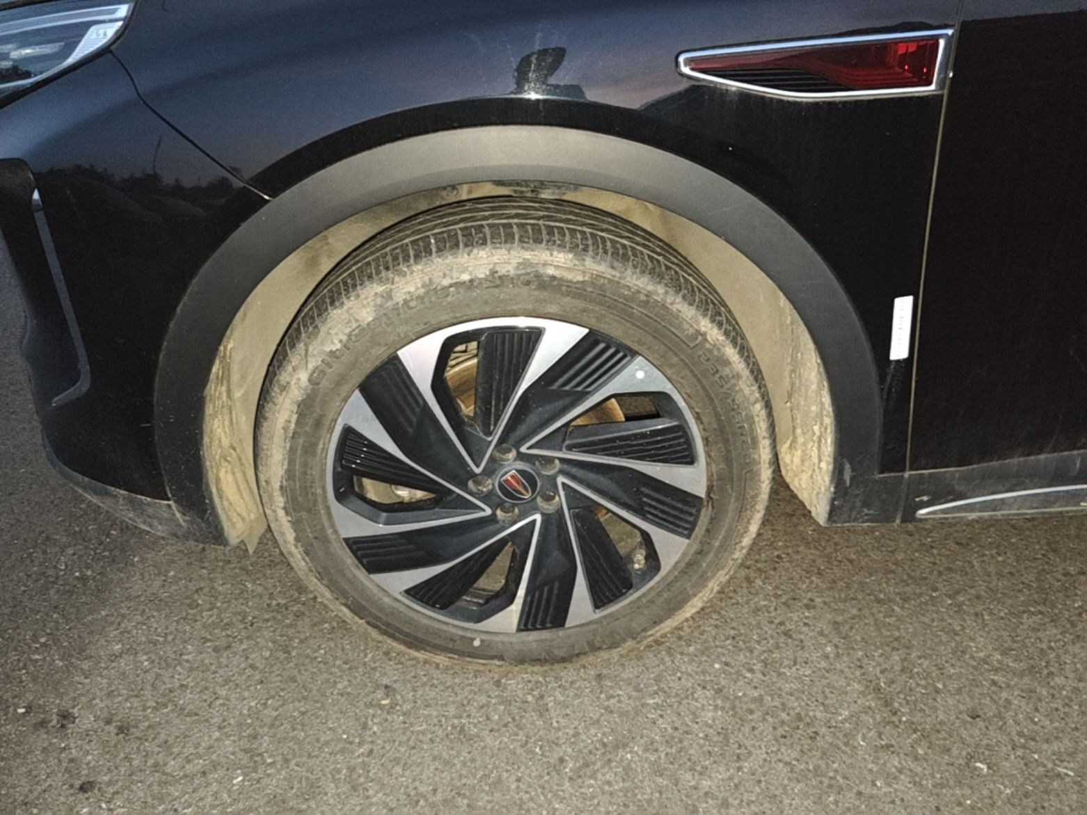 Hongqi HS7 PHEV 2024 2.0T PHEV Four-Wheel Drive Flagship Edition 6 Seats — снимка 10