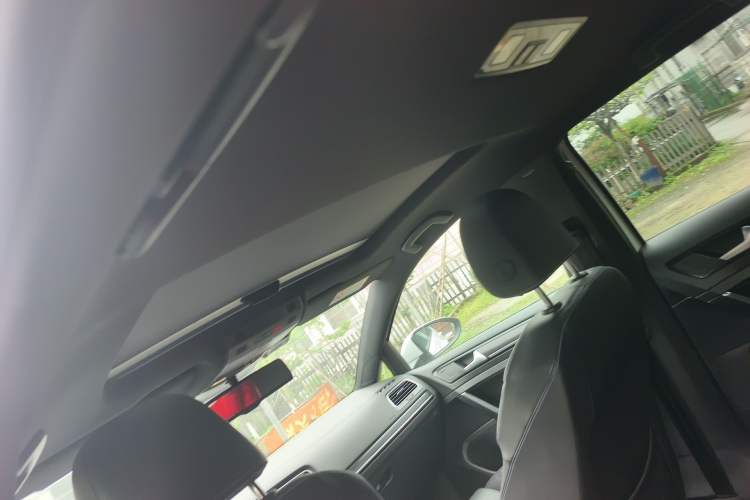 Used Volkswagen Golf 2015 GTE model Headliner