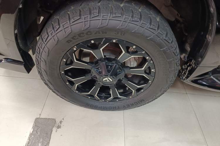 Used Toyota Land Cruiser 2019 5.7L 7-Seater Middle East Version
