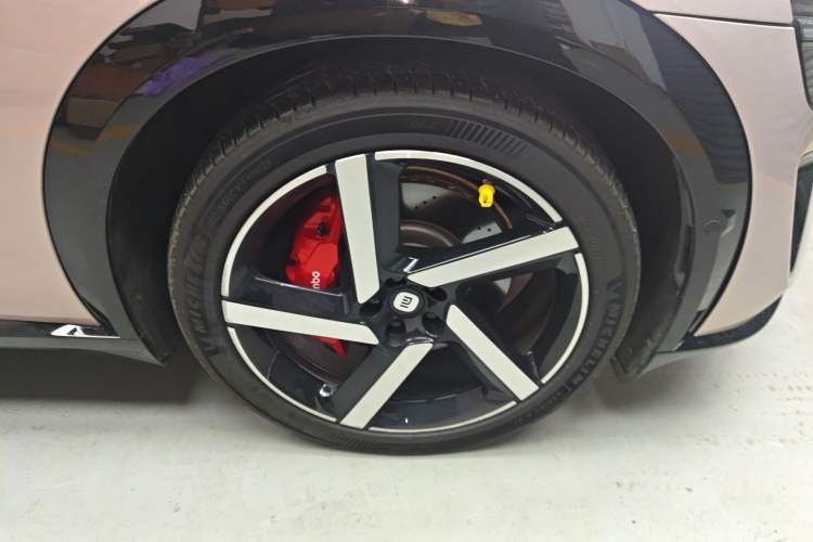 Used Xiaomi Auto YU7 2025 Ultra-Long Range High-Performance All-Wheel-Drive Max Edition