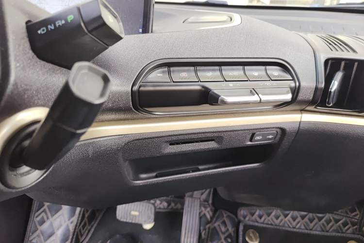 Used Baojun KiWi EV 2021 Artist Model Lithium Iron Phosphate