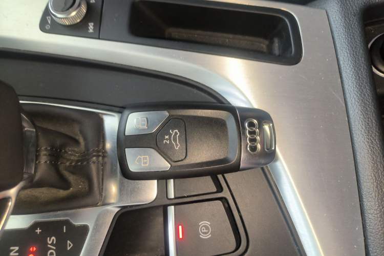 Used Audi A4L 2022 40 TFSI Fashion Dynamic Model Vehicle Key