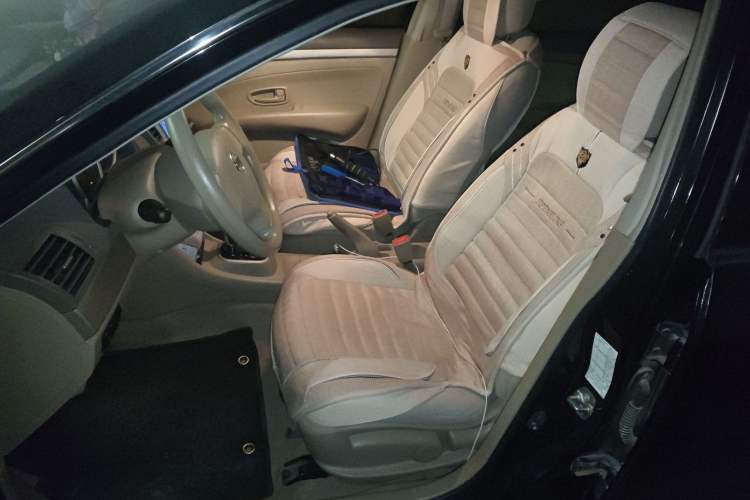 Used Nissan Sylphy 2019 Classic 1.6XE+ CVT SmartConnect Leading Edition Left Front Seat