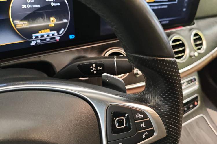 Used Mercedes-Benz E-Class 2017 E 300 L Sporty and Stylish Model
