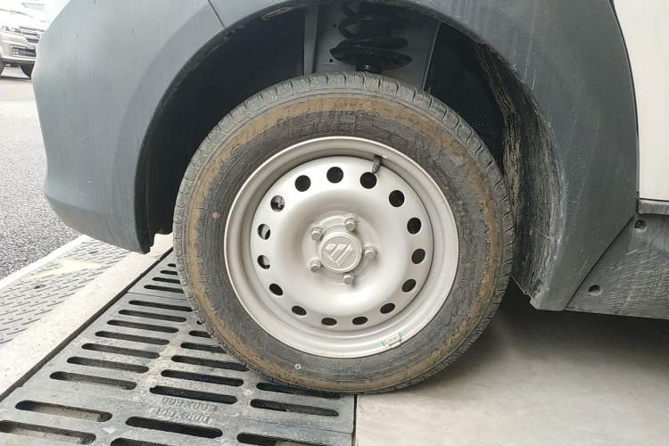 Used Foton Intelligent Blue Elf E7 2024 All-Electric Van Flat Roof 2 Seats EVE Energy 41.86 kWh
