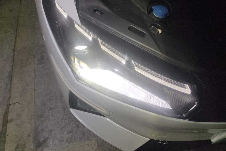 Used XPeng P5 2022 550E Right Front Headlight