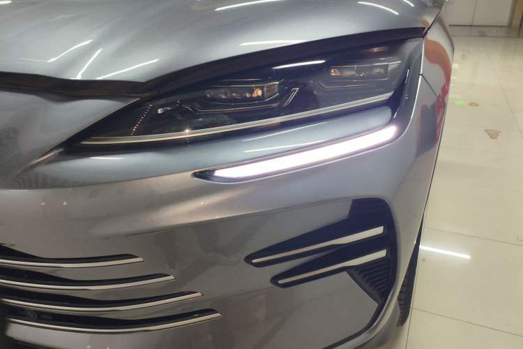 Used BYD Song PLUS New Energy 2025 DM-i 112KM Prestige Model Left Front Headlight