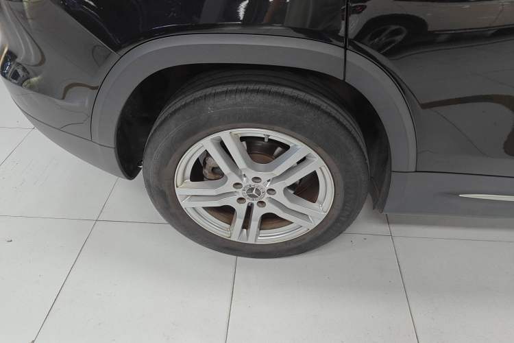 Used Mercedes-Benz GLB 2023 GLB 220 Sport Edition Right Rear Wheel Hub