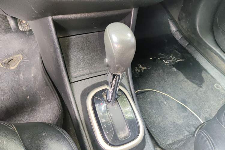 Used Nissan Sylphy 2019 Classic 1.6XE+ CVT Smart Connect Luxury Edition Gear Lever