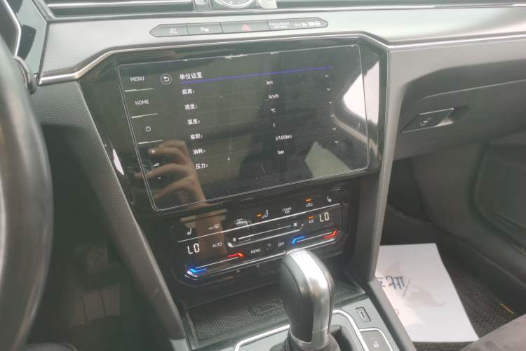 Used Volkswagen Magotan 2020 380TSI DSG Luxury Version Audio And AC Panel