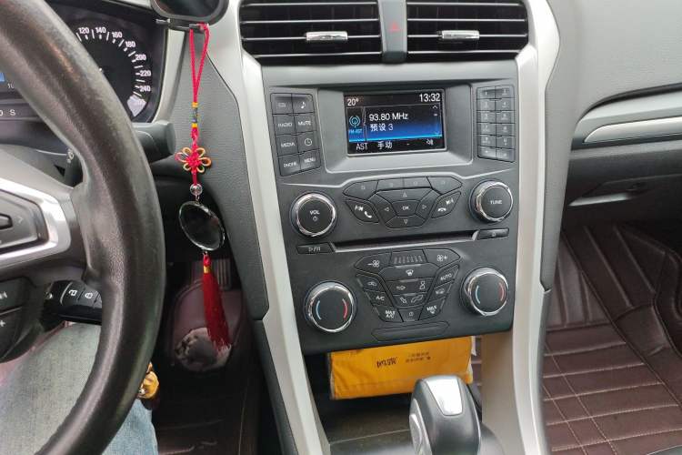 Used Ford Mondeo 2013 1.5L GTDi180 Fashion Edition Audio And AC Panel