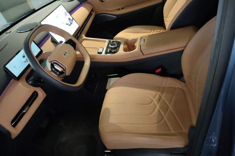 Used Geely Galaxy Galaxy Xingjian 7 EM-i 2025 120km Flagship Edition
