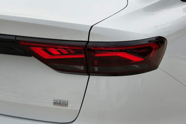 Used Geely Auto Emgrand 2023 4th Generation Champion Edition 1.5L CVT Luxury Model Right Rear Taillight