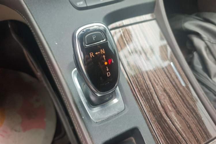 Used Buick LaCrosse 2016 Revised 20T Leading Edition Gear Lever