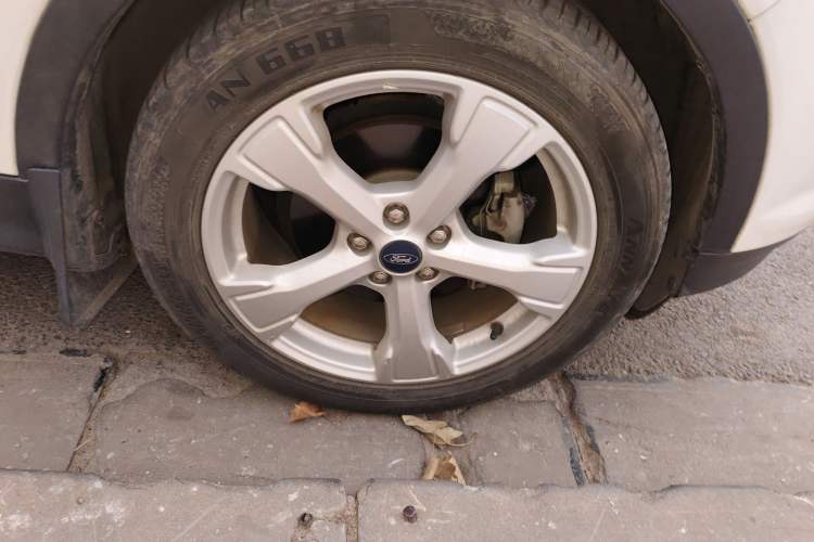 Used Ford Kuga 2017 EcoBoost 180 Two-Wheel-Drive Tiger Leap Model
