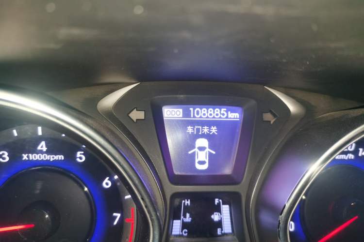 Used Hyundai Elantra (5th Generation / Langdong) 2015 1.6L Manual Leading Model Odometer Close Up