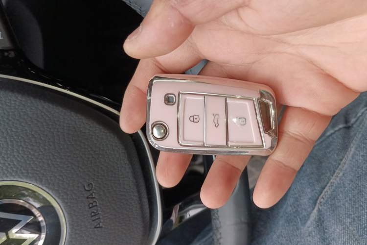 Used Volkswagen T-ROC 2021 Revised Version 280TSI DSG Two-Wheel Drive Comfort & Smart Connectivity Edition Vehicle Key