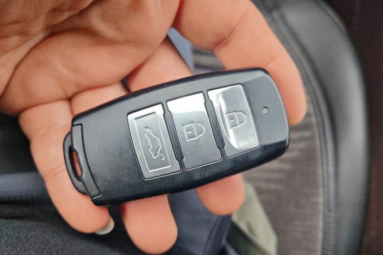 Used FORTHING Joyear X5 2017 2.0L Manual Luxury Version Vehicle Key