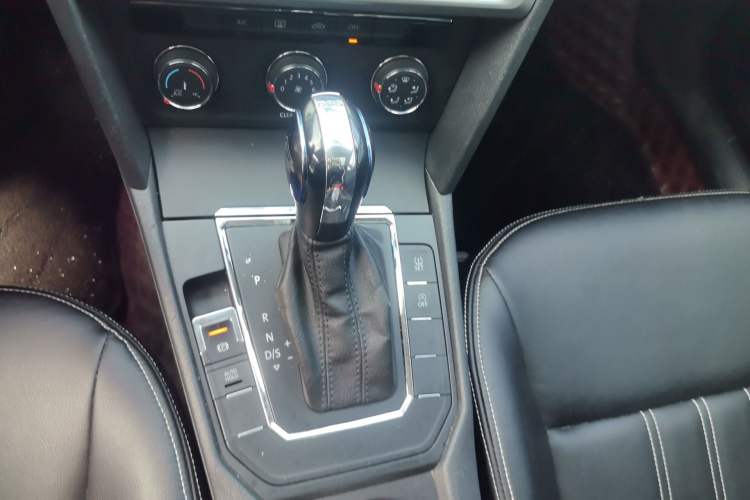 Used Volkswagen Lamando 2019 230TSI DSG Fashion Edition China VI
