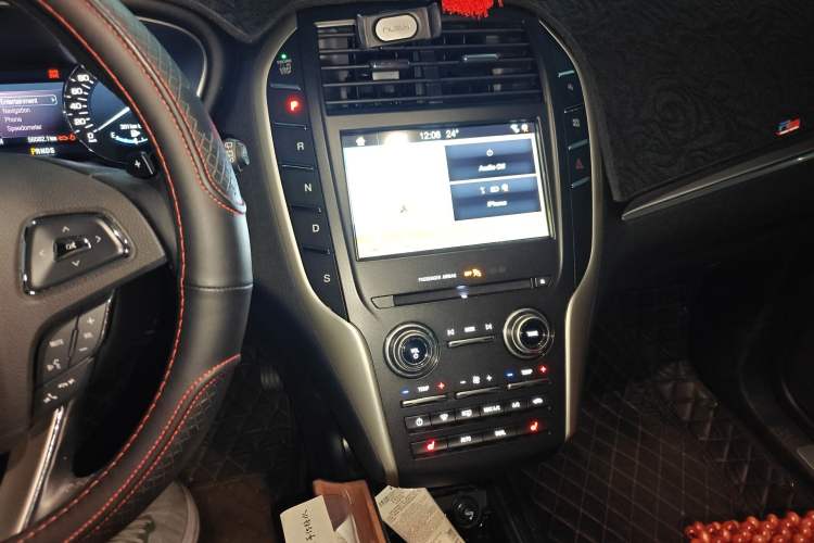 Used Lincoln MKC 2017 2.0T Two-Wheel Drive Deluxe Edition