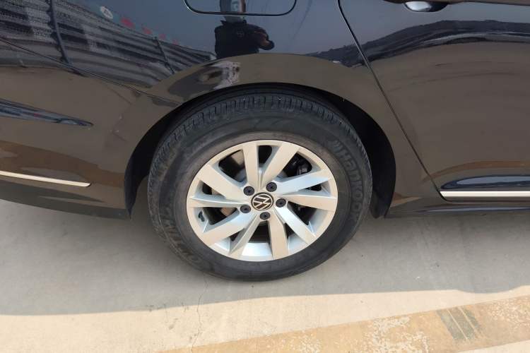 Used Volkswagen Passat 2022 280TSI Business Edition Right Rear Wheel Hub