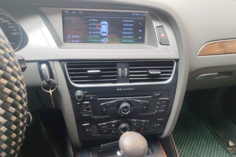 Used Audi A4L 2012 2.0 TFSI automatic Comfort trim level Audio And AC Panel