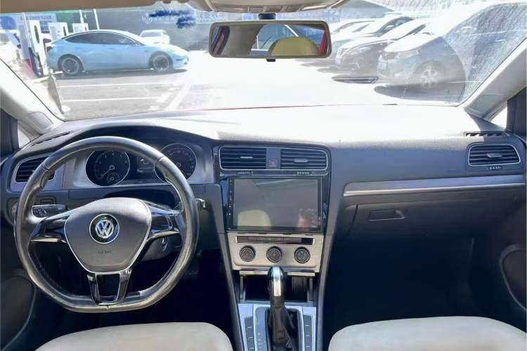 Used Volkswagen Golf 2016 1.6L Automatic Comfort Model