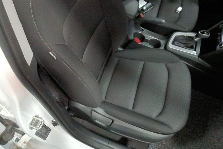 Used Hyundai Elantra (6th Generation / Lingdong) 2016 1.6L Automatic ZhiXuan – Elite Version