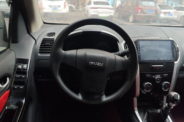 Used Isuzu D-MAX 2018 2.5T Two-Wheel-Drive Base Version JE4D25Q5A