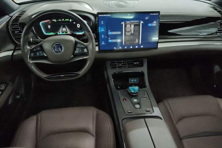 Used BYD Han 2020 EV Long-Range Luxury Model Center Console