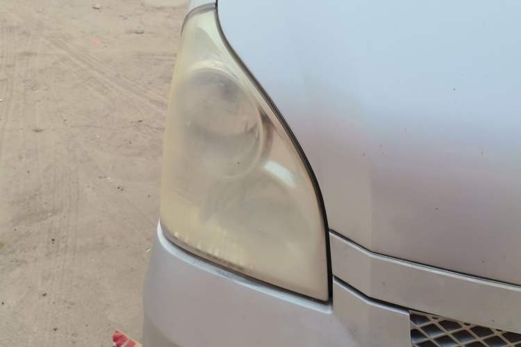 Used Wuling Rongguang 2011 1.2L Base Version Right Front Headlight