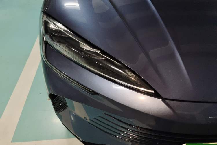 Used BYD Seal 2023 DM-i 1.5T 121km Prestige Model Right Front Headlight