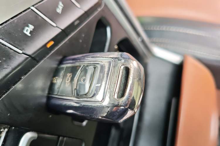 Used Geely Auto Vision X6 2018 1.4T CVT 4G Connected Flagship Edition