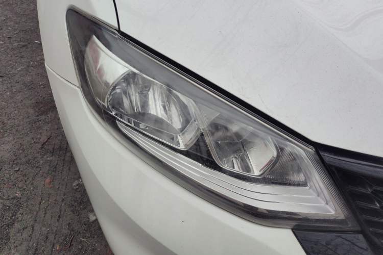 Used Nissan Tiida 2016 1.6L CVT Cool Dynamic Edition