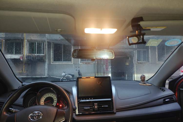 Used Toyota YARiS L Zhi Xuan 2015 1.5G Automatic Orange Limited Edition