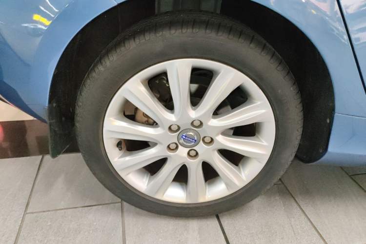 Used Volvo V40 2015 1.6T Zhiyi Edition
