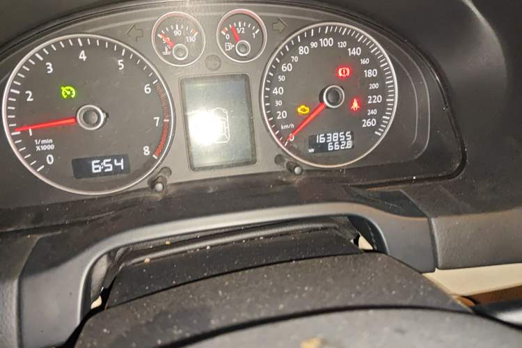 Used Volkswagen Passat 2011 2.0L Manual Luxury Version
