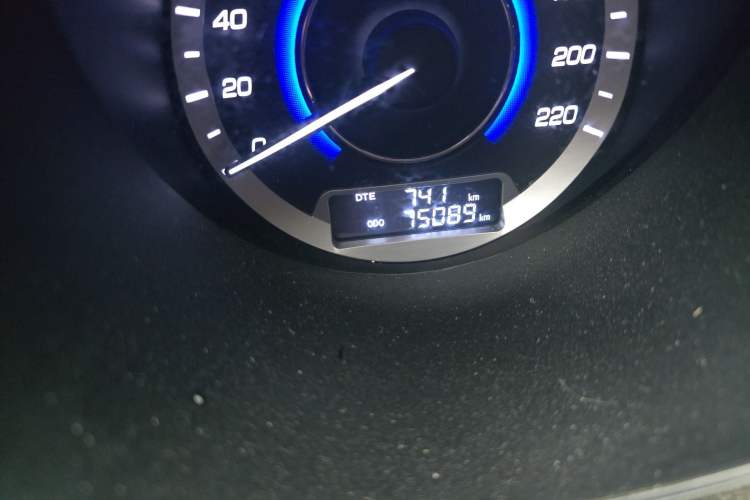 Used CHANGAN Eado 2015 1.6L Manual Luxury Model China IV Standard Odometer Close Up