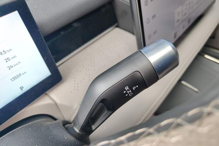 Used Geely Galaxy 8 2025 130km EM-i Deluxe Edition Gear Lever